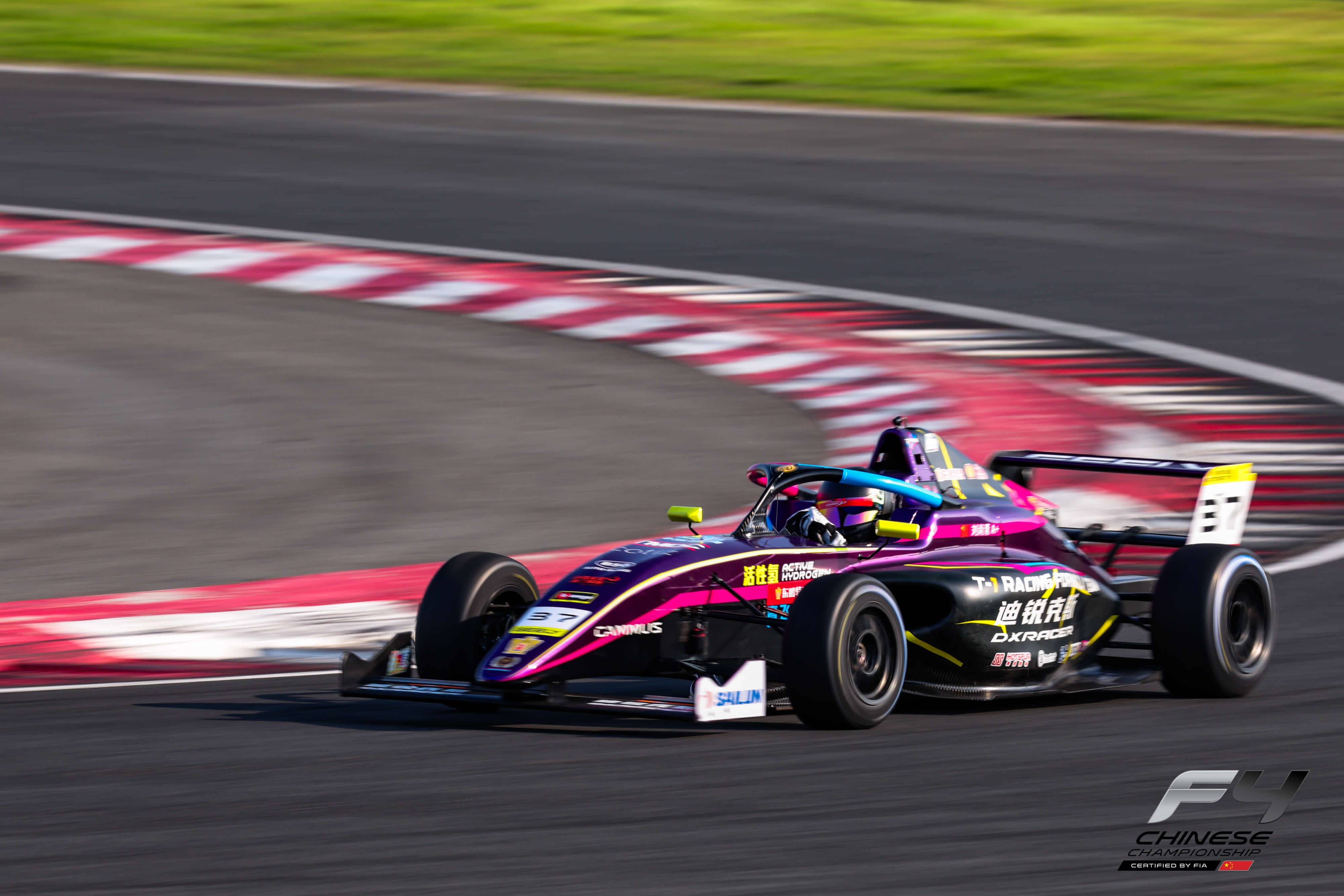 F4方程式锦标赛 T-1 Racing Team